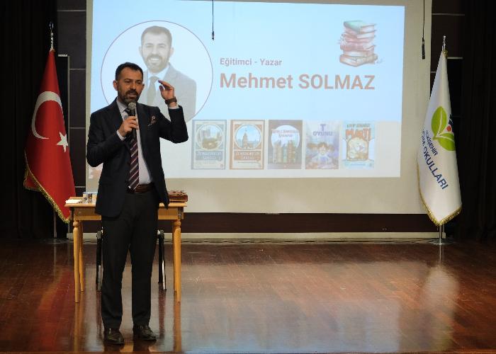 “KİBİRLİ SÖZCÜKLER KASABASI”NIN YAZARI MEHMET SOLMAZ ÖĞRENCİLERİMİZLE BULUŞTU