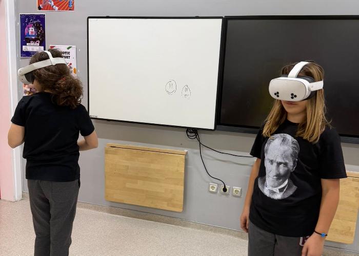 ORTAOKUL ÖĞRENCİLERİNDEN VR İLE SANAL GEZİ