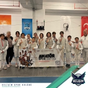 ESKRİMDE BİRİNCİLİK