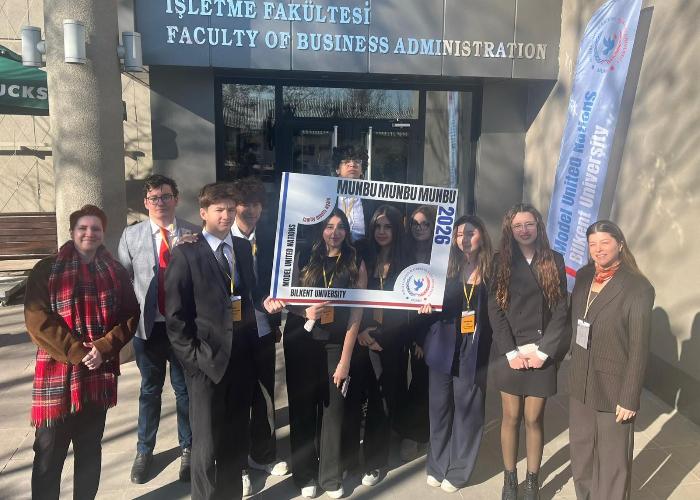BİLKENT ÜNİVERSİTESİNDE DÜZENLENEN MODEL UNİTED NATİONS BİLKENT UNİVERSİTY (MUNBU) ETKİNLİĞİNE KATILMANIN GURURUNU YAŞADIK.