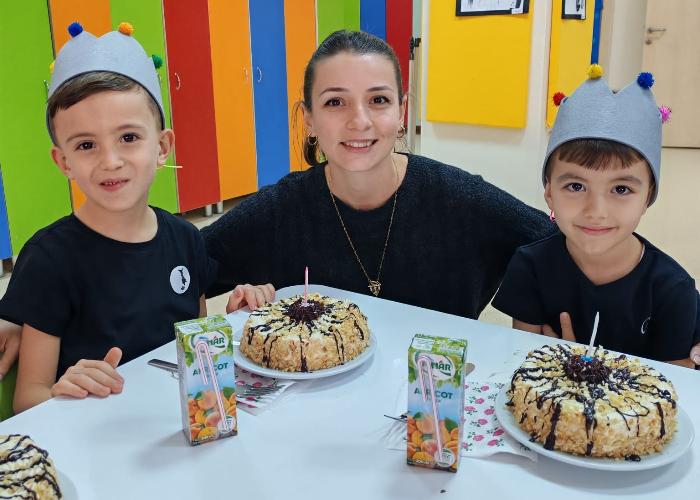 EKİM AYINDA DOĞAN ÖĞRENCİLERİN DOĞUM GÜNLERİ KUTLANDI