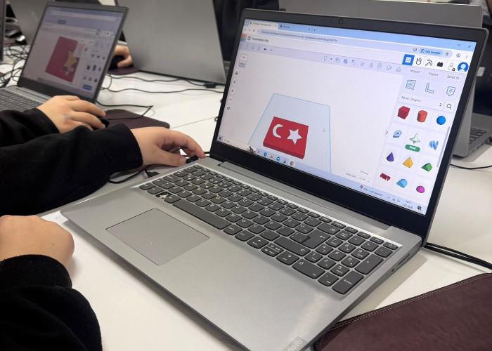 İLK HAFTA COŞKUSU: 3 BOYUTLU BAYRAK ÇİZİMLERİ