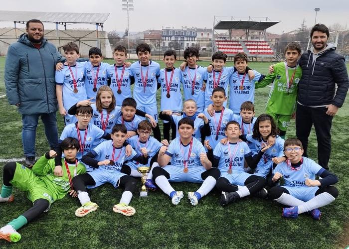 KÜÇÜK FUTBOL TAKIMIMIZ ÜÇÜNCÜ TAMAMLADI