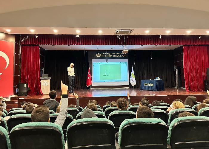 RAKAMLAR VE ERİK AĞACI KİTABININ YAZARI MURAT CELEP İLE KEYİFLİ BİR YAZAR BULUŞMASI GERÇEKLEŞTİRDİ