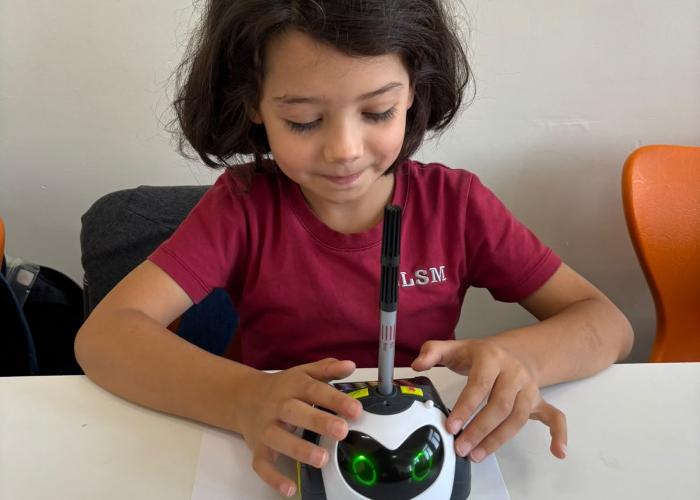 STEM-KODLAMA DERSİNDE BUBBLE ROBOT ETKİNLİĞİ