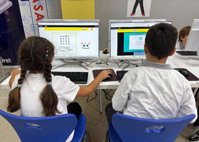 STEM-KODLAMA DERSİNDE KLAVYE VE FARE ETKİLEŞİMİ